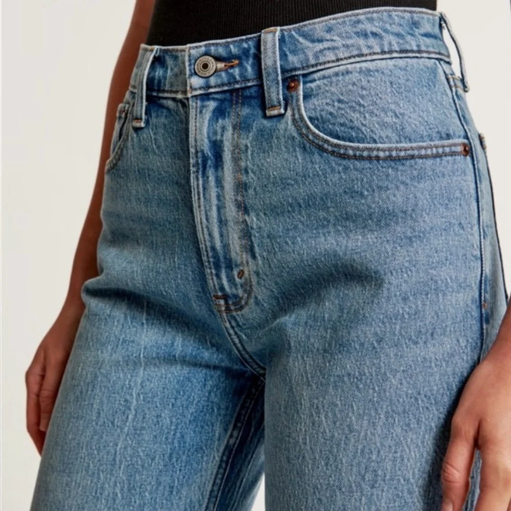 Abercrombie & Fitch 90s Relaxed High Rise Curve Love Jeans Size 29 - Picture 3 of 14